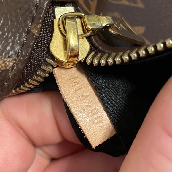 Louis Vuitton Monogram Bumbag - Picture 14 of 16